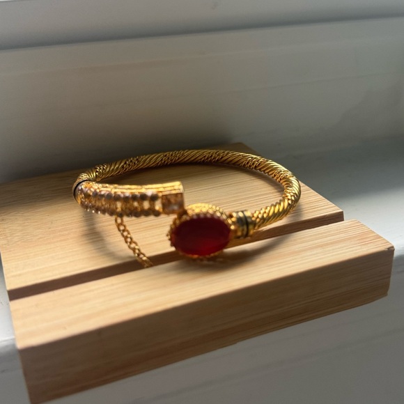 Elegant Gold and Red Women's Bracelet - Picture 4 of 7